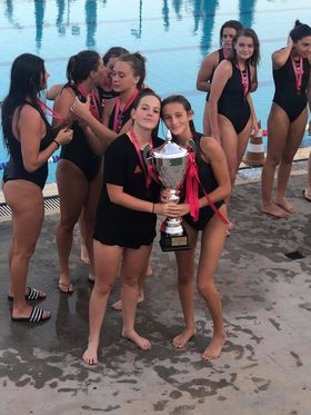 Katianna Daskalaki, élève de 2nde, et notre ancienne élève Eleni Mpovali remportent le championnat national de waterpolo !-2