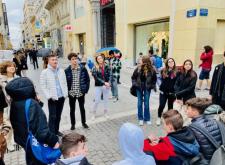 Vers le monde professionnel : accompagner des étudiants italiens en séjour Erasmus Plus à Athènes 