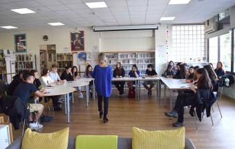 Οι μαθητές μας καλωσορίζουν τους Ρουμάνους αλληλογράφους τους από το Lycée Théorique "Ovidius"-0