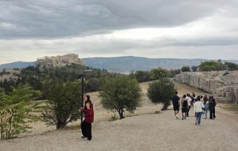 Sur les traces des « Empreintes grecques & romaines de l’Antiquité à Athènes » : une enquête historique des 2de-3