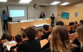 Semaine de la démocratie scolaire : les délégués du LFHED au Parlement et à l’Institut français !-9