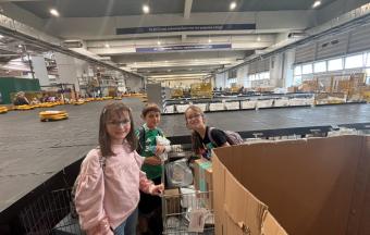 Les élèves de CM1B en visite dans le plus ancien centre de tri postal ELTA de Grèce-1