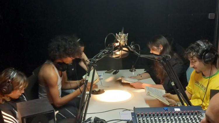 Théâtre radiophonique : nos élèves de Terminale donnent voix au Mariage de Figaro
